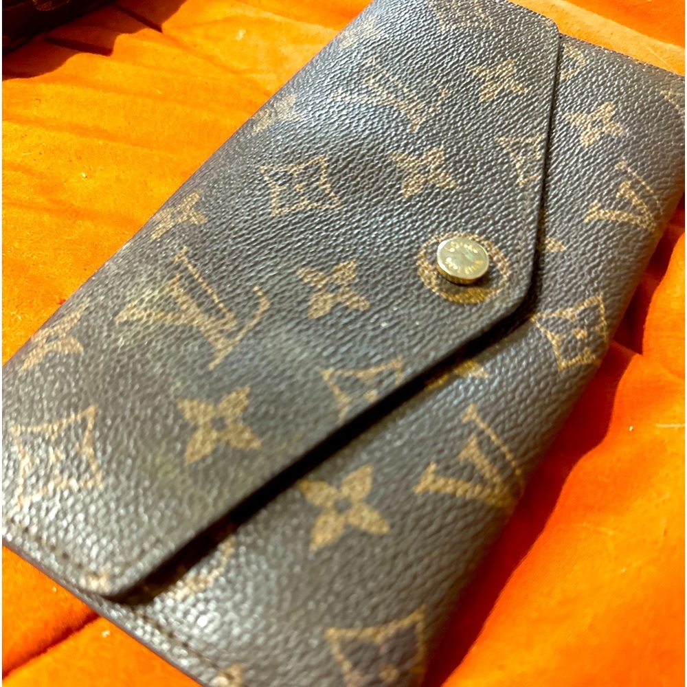 LV WALLET